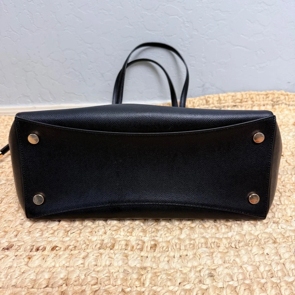 Michael Kors Voyager‎ Tote Black Saffiano Leather Gold Hardware Double Strap
